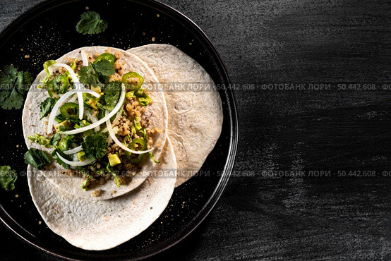 view delicious vegetarian tacos. Стоковое фото, агентство Ingram Publishing / Фотобанк Лори