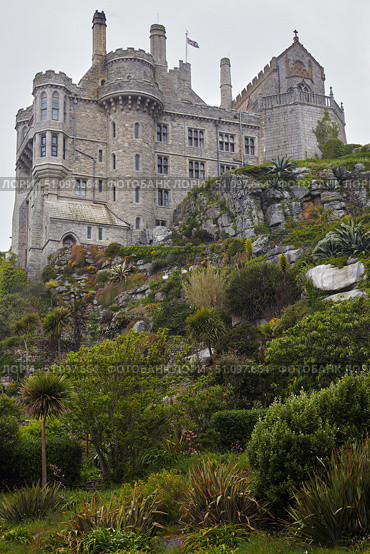 View from Garden Terraces to the castle. St Michael's Mount. Cornwall. England. Great Britain (2009 год). Стоковое фото, фотограф Сергей Пристяжнюк (Serg Zastavkin) / Фотобанк Лори