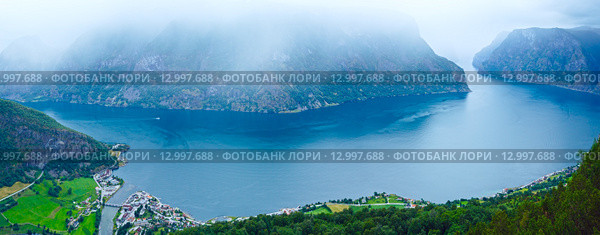 View from Stegastein Viewpoint (Aurland, Norway) Стоковое фото, фотограф Юрий Брыкайло / Фотобанк Лори