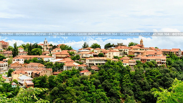 View of small town Sighnaghi (Signagi) in Georgia. Стоковое фото, фотограф VittoriaChe / Фотобанк Лори