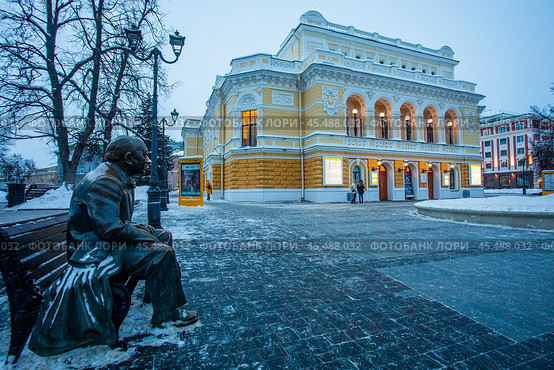 View of the building of the Nizhny Novgorod State Academic Drama Theater named after M. Gorky. Nizhny Novgorod, Russia. Стоковое фото, фотограф Igor Lijashkov / Фотобанк Лори