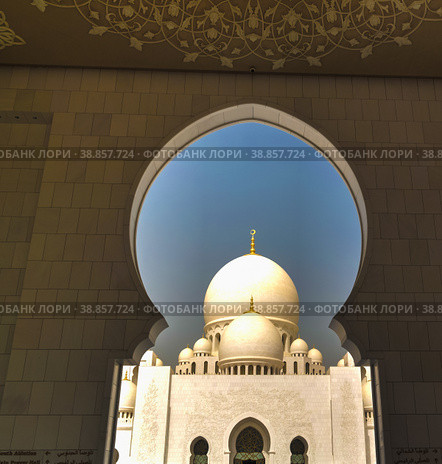 View to Sheikh Zayed Mosque, Abu-Dhabi, UAE (2015 год). Стоковое фото, фотограф Сергей Майоров / Фотобанк Лори