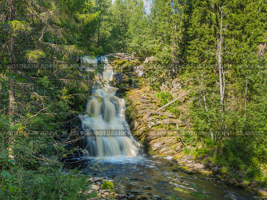View waterfall Yukankoski (White bridges) on the river Kulismayoki. The height of the waterfall is 19 meters. Pitkyaranta, Karelia, Russia. Стоковое фото, фотограф Михаил Аккуратoв / Фотобанк Лори
