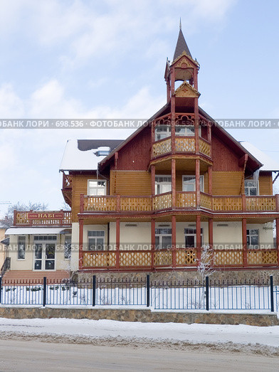 Вилла "Наби" Трускавец. Прикарпатье. Западная Украина. (2009 год). Редакционное фото, фотограф Анатолий Заводсков / Фотобанк Лори