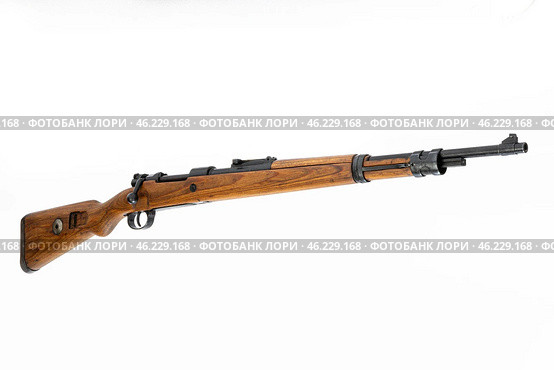 Винтовка KAR 98 на светлом фоне (2024 год). Редакционное фото, фотограф Дарджания Зураб / Фотобанк Лори
