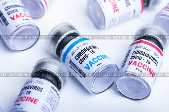 virus vaccine on white background in science laboratory, coronavirus COVID-19 disease medicine infection epidemic flu, health care research. Стоковое фото, агентство Ingram Publishing / Фотобанк Лори