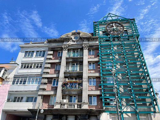 Владивосток, Океанский проспект, фрагмент здания делового центра "Девелопмент" (2022 год). Стоковое фото, фотограф Овчинникова Ирина / Фотобанк Лори