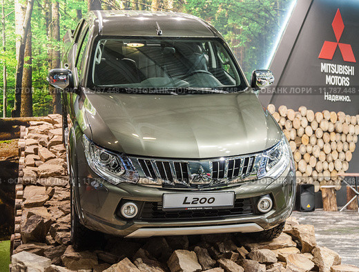 Внедорожник Mitsubishi L200 на Международной выставке Moscow Off-road Show 2015. Редакционное фото, фотограф Алёшина Оксана / Фотобанк Лори