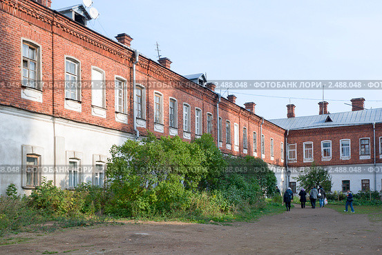 Внутренний двор внешнего каре Преображенского монастыря. Валаам (2010 год). Редакционное фото, фотограф Александр Щепин / Фотобанк Лори