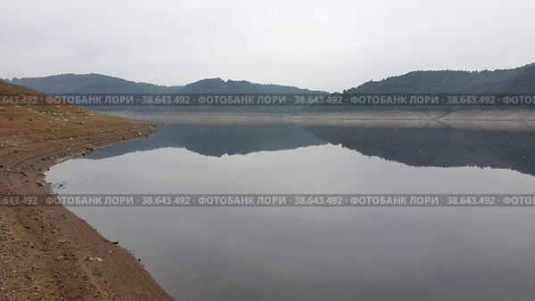 Водохранилище Алибей (Alibey Dam). Султангази. Стамбул. Турция (2023 год). Стоковое фото, фотограф lana1501 / Фотобанк Лори