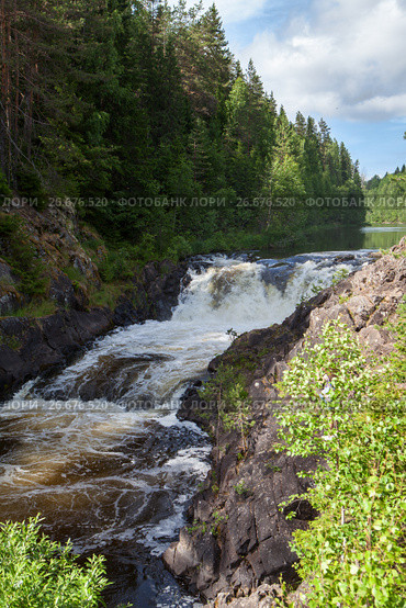 Водопад Кивач летом. Река Суна, Кондопожский район, Карелия. Стоковое фото, фотограф Кекяляйнен Андрей / Фотобанк Лори