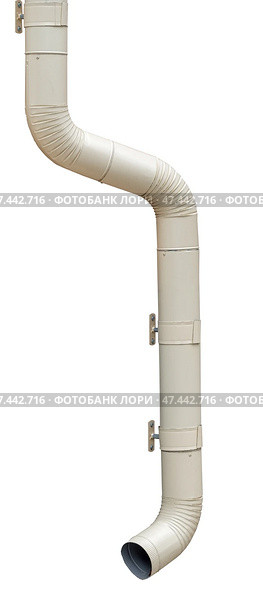 Водосточная металлическая труба на белом фоне. Rain Water Draining Gutter Downpipe on white. Стоковое фото, фотограф Татьяна Д / Фотобанк Лори