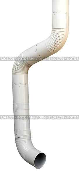 Водосточная металлическая труба на белом фоне. Rain Water Draining Gutter Downpipe on white. Стоковое фото, фотограф Татьяна Д / Фотобанк Лори
