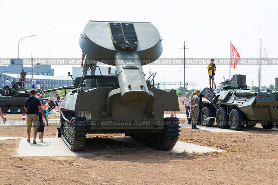 Военная инженерная машина УР-77, установка разминирования "Метеорит", для разминирования местности. Средняя Ахтуба, Волгоградская область, Россия. (2021 год). Редакционное фото, фотограф Андрей Цыганков / Фотобанк Лори