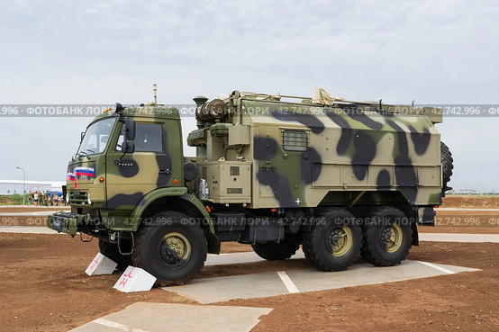 Военная техника.Командно-штабная машина Р-149 АКШ1 на шасси КАМАЗ в парке «Патриот». Средняя Ахтуба, Волгоградская область, Россия. (2022 год). Редакционное фото, фотограф Андрей Цыганков / Фотобанк Лори