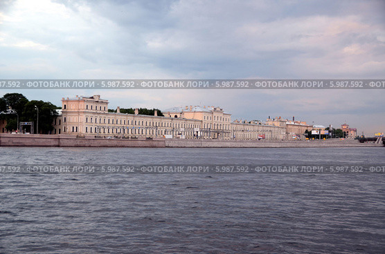 Военно-Медицинская академия в белую ночь, Санкт-Петербург (2014 год). Редакционное фото, фотограф Светлана Колобова / Фотобанк Лори
