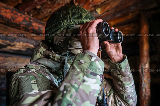 Военнослужащий во время тактических учений. Стоковое фото, фотограф Алексей Коновалов / ТАСС / Фотобанк Лори