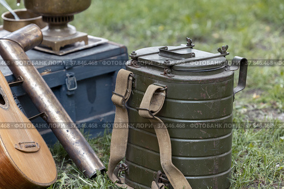 Военный полевой термос советский. Стоковое фото, фотограф Юрий Шурчков / Фотобанк Лори