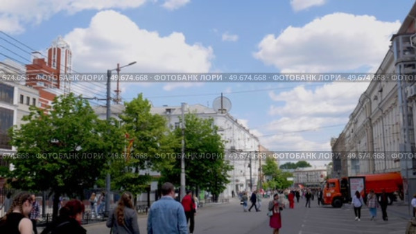 Voronezh, Russia, May 9, 2025: Voronezh cityscape, modern buildings in summer, people walking along the streets of the city. Редакционное видео, видеограф Катерина Белякина / Фотобанк Лори