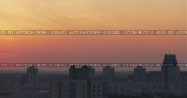Восход солнца над городом. Покадровая съемка (тайм-лапс) (2024 год). Стоковое видео, видеограф Константин Шалькевич / Фотобанк Лори