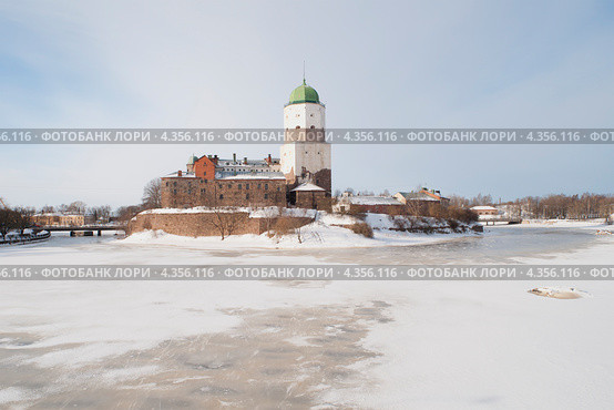 Выборгский замок мартовским днем (2013 год). Редакционное фото, фотограф Виктор Карасев / Фотобанк Лори