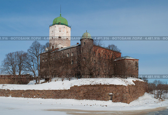 Выборгский замок ранней весной (2013 год). Редакционное фото, фотограф Виктор Карасев / Фотобанк Лори