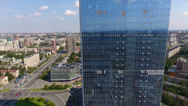Высотка Leader Tower с зеркальными фасадами на площади Конституции. Санкт-Петербург (2016 год). Редакционное видео, видеограф Кекяляйнен Андрей / Фотобанк Лори