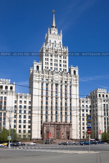 Высотное здание на Садовой-Спасской улице в Москве (2015 год). Редакционное фото, фотограф Солодовникова Елена / Фотобанк Лори