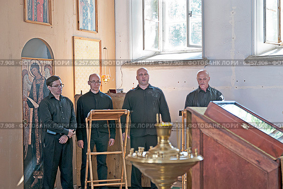 Выступление братии монастыря в церкви Петра и Павла. Валаам (2014 год). Редакционное фото, фотограф Румянцева Наталия / Фотобанк Лори