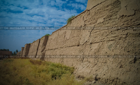 Wall of partially restored Babylon ruins at Hillah, Iraq (2011 год). Стоковое фото, фотограф Сергей Майоров / Фотобанк Лори