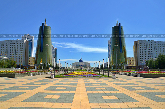 Water Green Boulevard in Astana. symbol of Kazakhstan (2011 год). Редакционное фото, фотограф Александр Карпенко / Фотобанк Лори