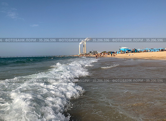 Wave in profile on the Mediterranean sea coast (2020 год). Стоковое фото, фотограф Irina Opachevsky / Фотобанк Лори