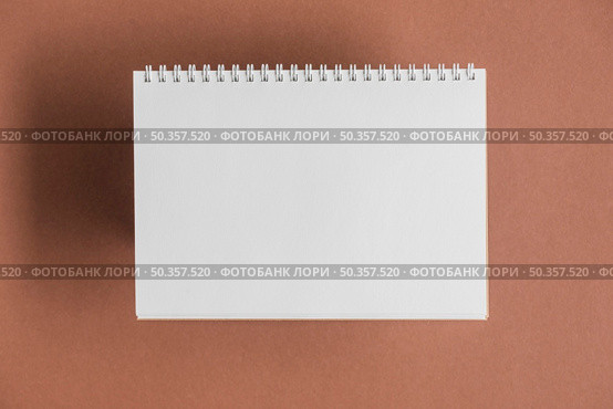 white scrapbook brown backdrop. Стоковое фото, агентство Ingram Publishing / Фотобанк Лори