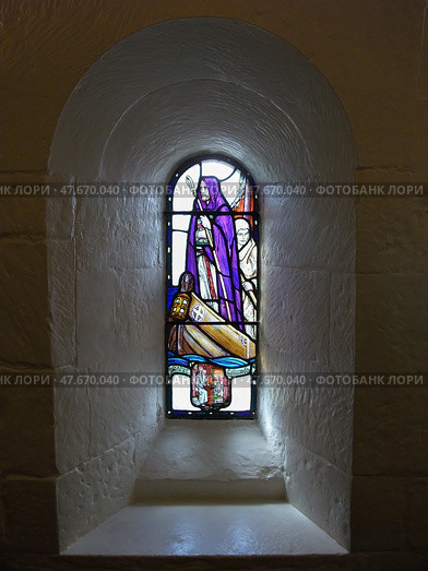 Window in St Margaret's Chapel. Edinburgh Castle. Edinburgh Scotland. (2010 год). Редакционное фото, фотограф Сергей Пристяжнюк (Serg Zastavkin) / Фотобанк Лори