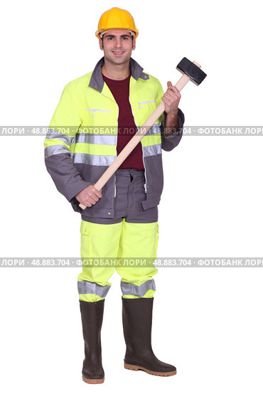 Workman with a sledgehammer. Стоковое фото, агентство Ingram Publishing / Фотобанк Лори