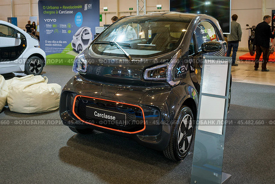 XEV Yoyo compact electric car at ECAR SHOW - Hybrid and Electric Motor Show (2023 год). Редакционное фото, фотограф Дмитрий Рухленко / Фотобанк Лори