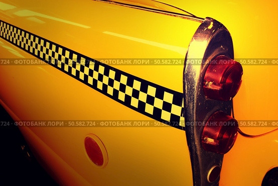 Yellow Cab Taxi, Back side of Taxi with Checker. Стоковое фото, агентство Ingram Publishing / Фотобанк Лори