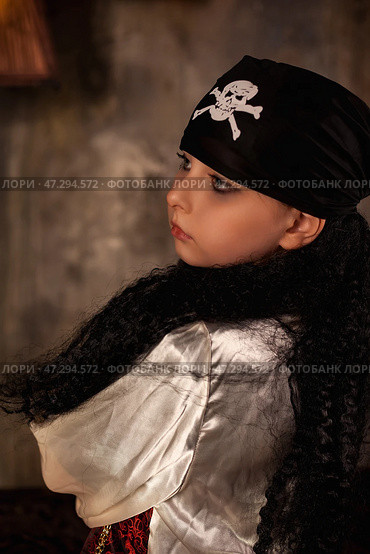 Young Girl Dressed as a Pirate, Ready for Adventure With Imagination and Dreams. Стоковое фото, фотограф Aleksandr Golubev / Фотобанк Лори