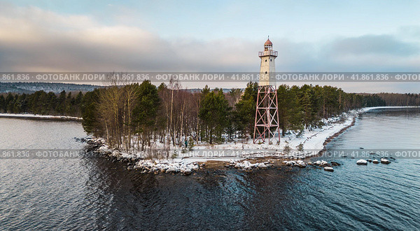 Заброшенный маяк Самбо (Самбой, Амбо), Онежское озеро. Поздняя осень. Стоковое фото, фотограф Сергей Цепек / Фотобанк Лори