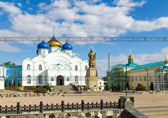 Задонский монастырь. Церковь Рождества Богородицы, Святитель Тихон Задонский. (2015 год). Редакционное фото, фотограф Алексей Голубенко / Фотобанк Лори