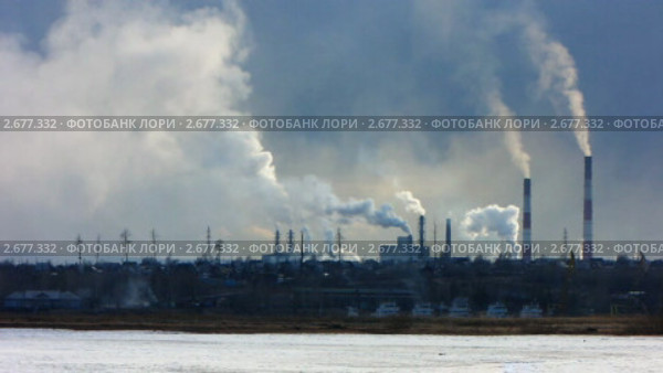 Заводские трубы. Стоковое видео, видеограф Юрий Пономарёв / Фотобанк Лори