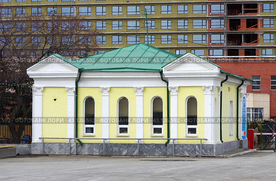 Здание бывших билетных касс ЦПКиО имени В.В. Маяковского, Екатеринбург (2018 год). Стоковое фото, фотограф Алексей Иванов / Фотобанк Лори