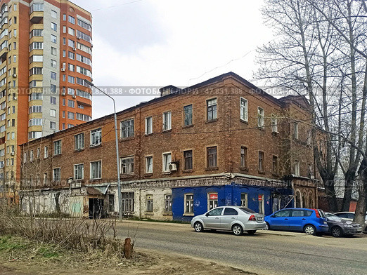 Жилой дом ( 1917 г .постройки ) на ул. Почтовая улица, дом 1, микрорайон Кучино, Балашиха, Московская область, Редакционное фото, фотограф stargal / Фотобанк Лори