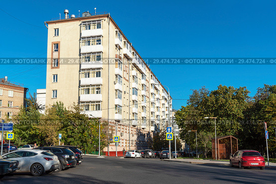 Жилой дом в Лужниках. Хамовнический Вал, 32, Москва (2018 год). Редакционное фото, фотограф Александр Щепин / Фотобанк Лори