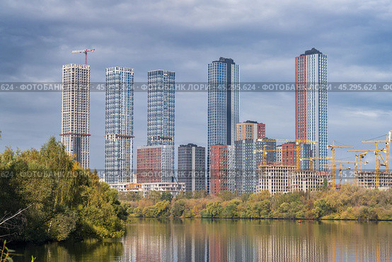 Жилой комплекс City Bay (застройщик MR-Group). Москва. Стоковое фото, фотограф Александр К / Фотобанк Лори