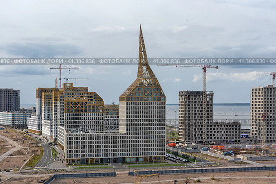 Жилой комплекс Golden City на намывных территориях Васильевского острова в Санкт-Петербурге (2023 год). Редакционное фото, фотограф Румянцева Наталия / Фотобанк Лори
