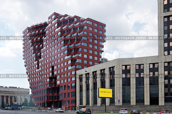 Жилой комплекс (ЖК) RED7 на проспекте Сахарова в Москве (2024 год). Редакционное фото, фотограф Илюхина Наталья / Фотобанк Лори