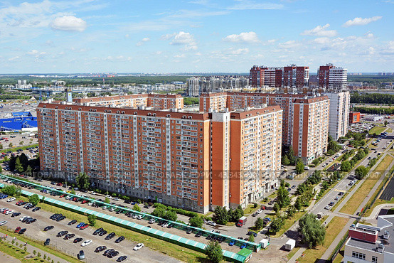Жилые дома в Новых Химках. 8-й микрорайон, улица Марии Рубцовой, д. 3, 5, 7 (2020 год). Редакционное фото, фотограф Александр Замараев / Фотобанк Лори