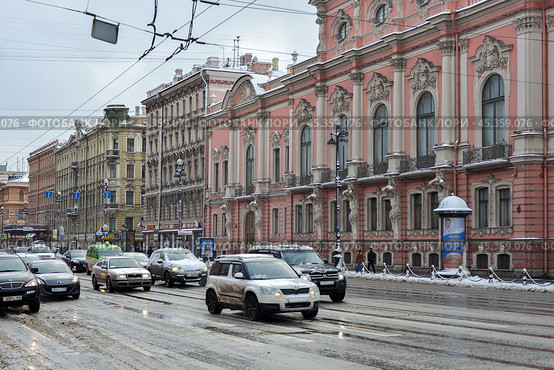 Зима в Санкт-Петербурге. Невский проспект около дворца Белосельских-Белозерских (2016 год). Редакционное фото, фотограф Александр Алексеев / Фотобанк Лори