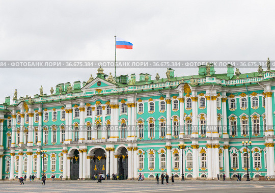 Зимний дворец (Эрмитаж). Осенний пасмурный день. Санкт-Петербург. Россия (2021 год). Редакционное фото, фотограф E. O. / Фотобанк Лори